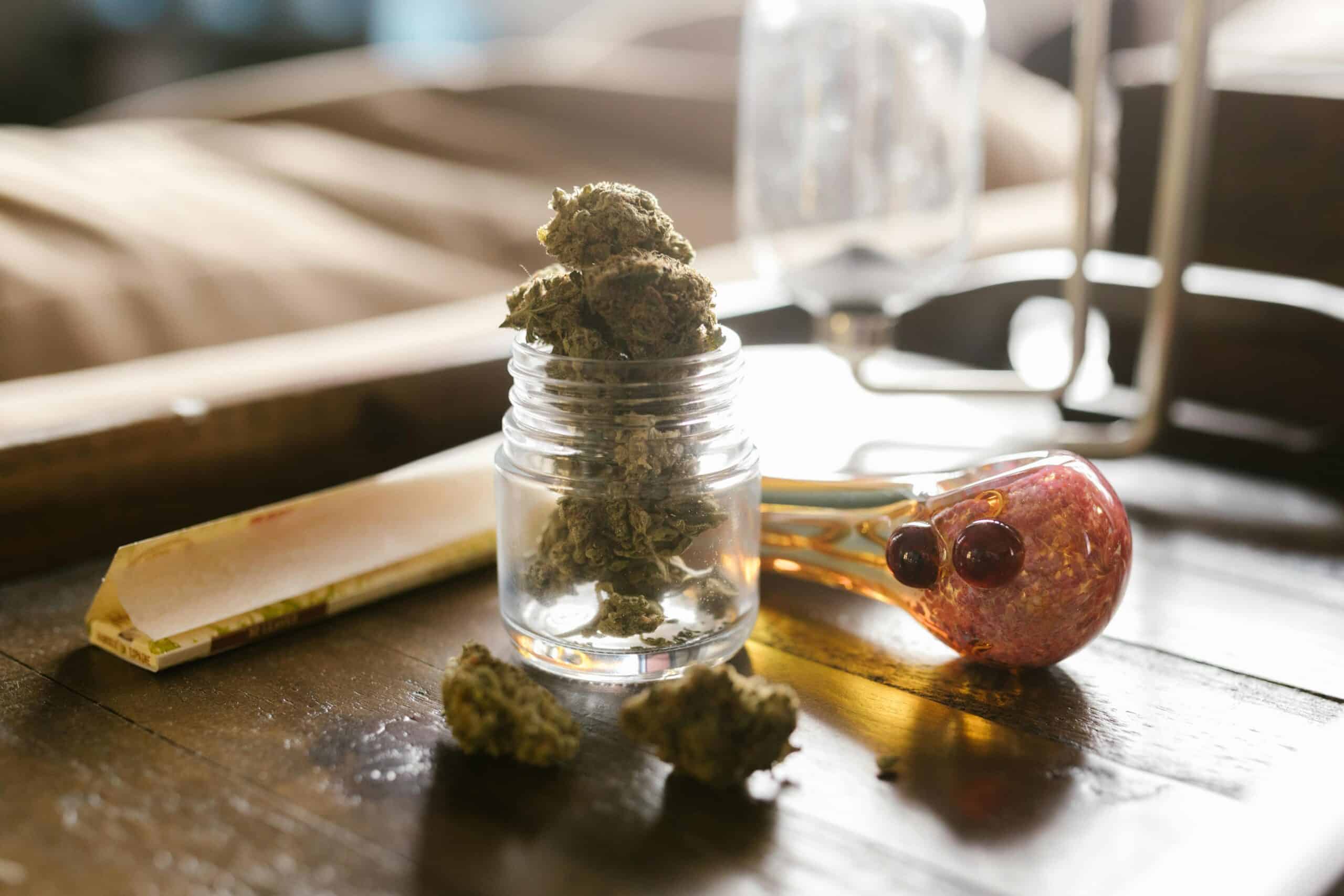 DIY Weed Pipes: Safe & Simple Guide for First-Timers